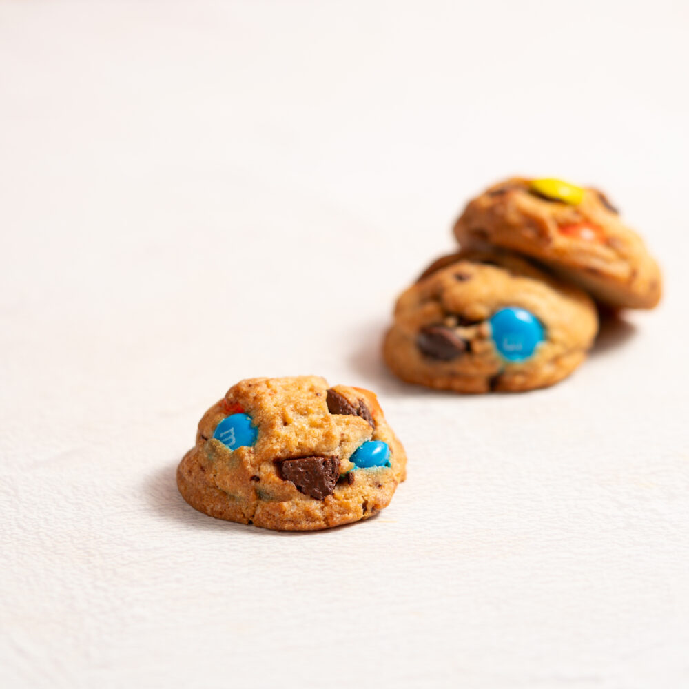 Bites M&M’s